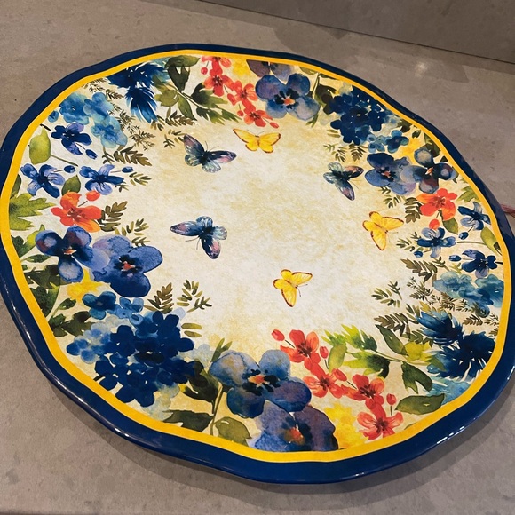 Pier One serving - Picture 2 of 4